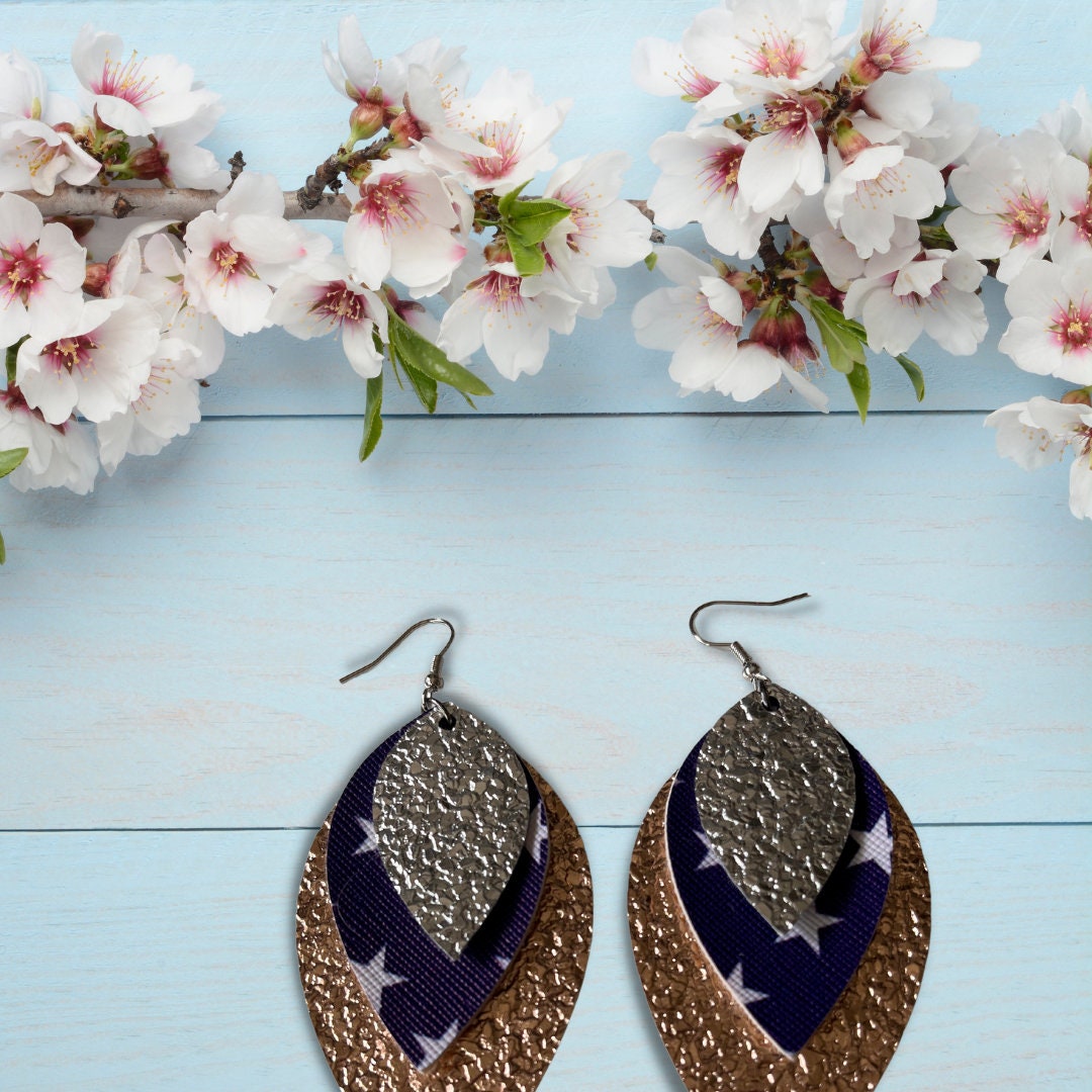 Blue and White Stars Wristlet and Earrings Set | 4th of July Wristlet and Earrings Set | Vegan Jewelry Set