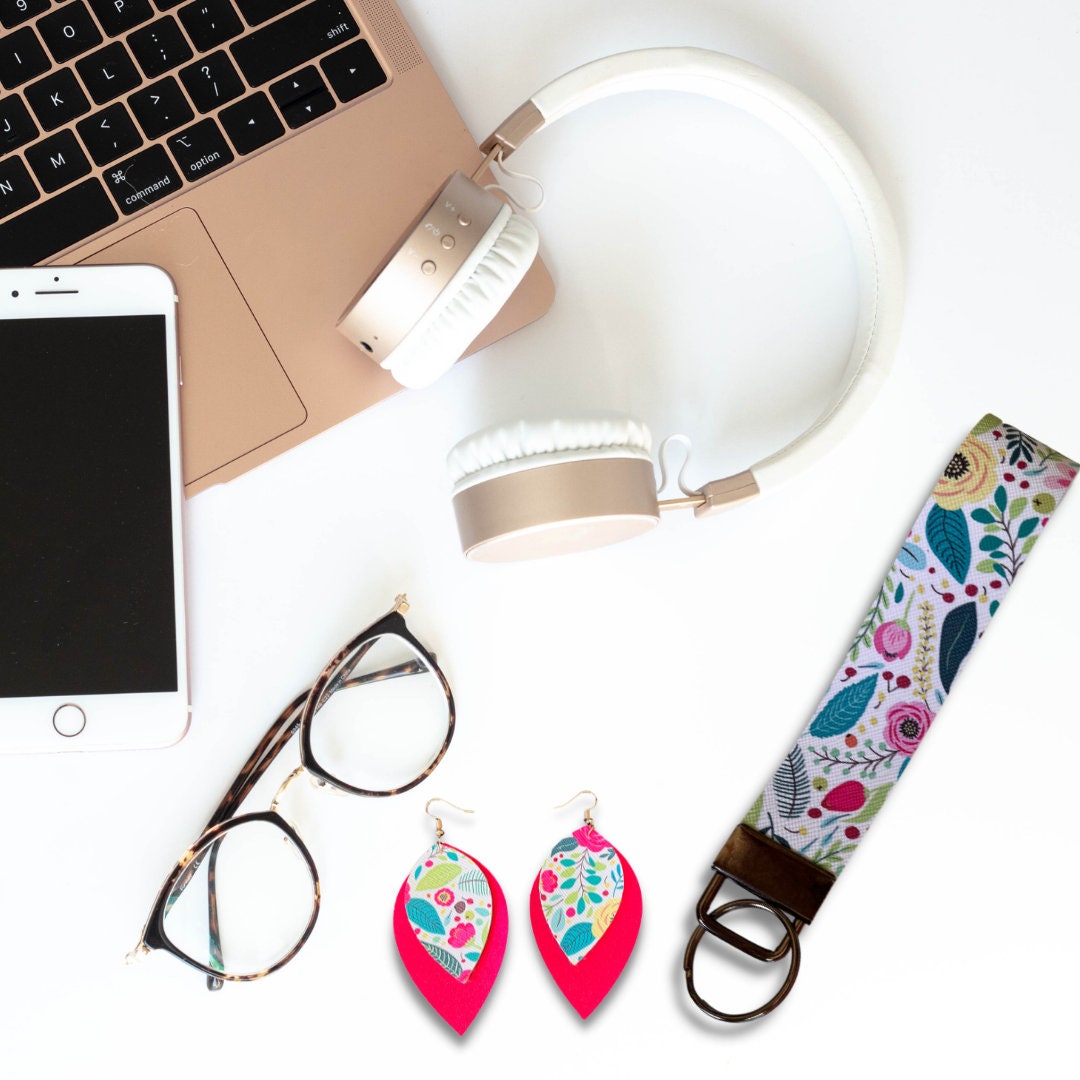 Floral Wristlet and Earrings Set | Flower Jewelry | Vegan Leather Jewelry Set