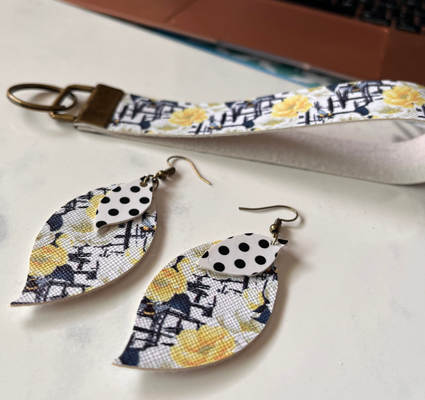 Yellow Flower and Bees Wristlet and Earrings Set | Bees Jewelry | Vegan Jewelry Set